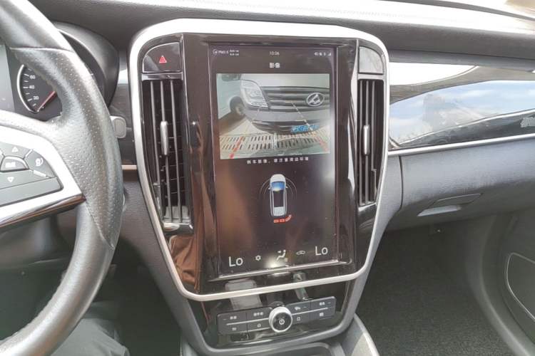 Used BYD Song MAX 2017 1.5T Automatic Smart Connect Elite 7-Seater Audio And AC Panel