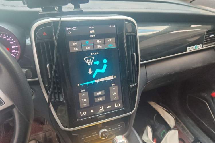 Used BYD Song MAX 2017 1.5T Automatic Smart Connect Elite 7-Seater Audio And AC Panel