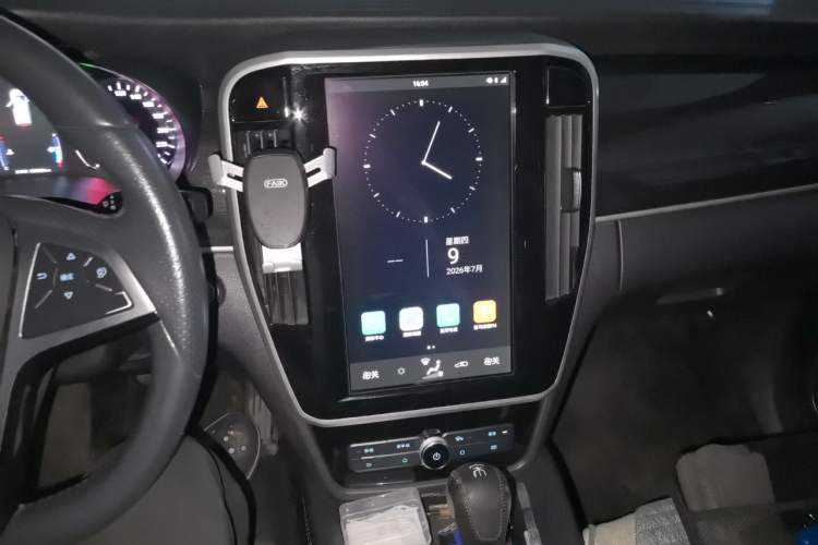 Used BYD Song MAX 2017 1.5T Automatic Smart Connect Luxury 7-Seater Audio And AC Panel