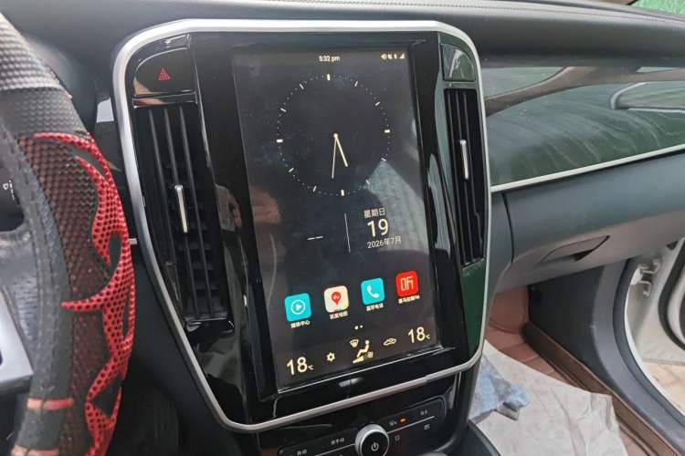 Used BYD Song MAX 2017 1.5T Automatic Smart Connect Luxury 7-Seater Audio And AC Panel