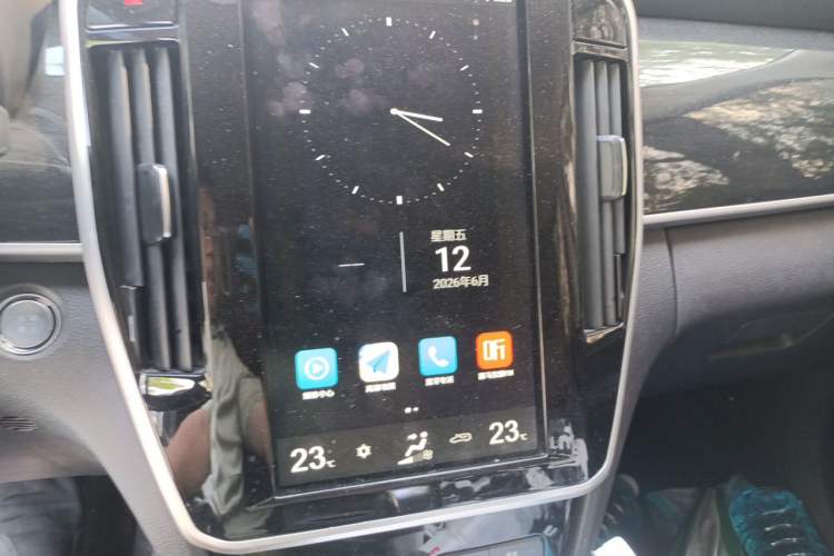 Used BYD Song MAX 2017 1.5T Automatic Smart Connect Luxury 7-Seater Audio And AC Panel
