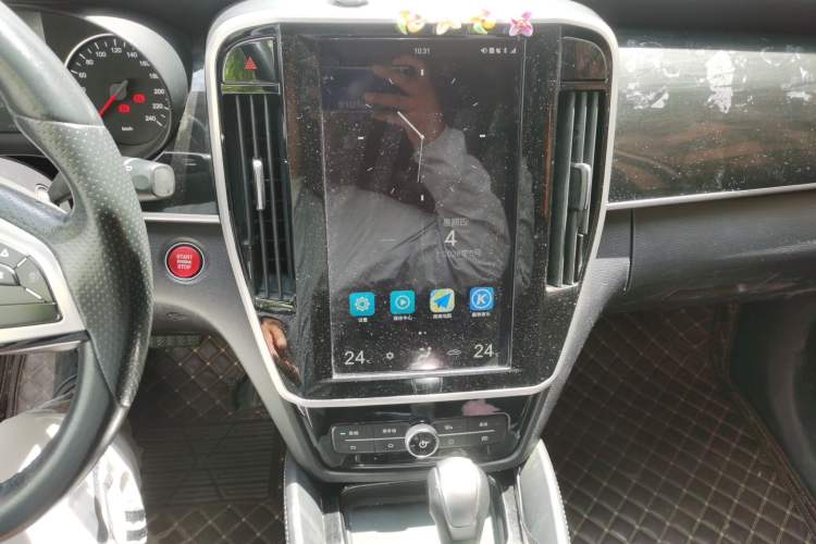 Used BYD Song MAX 2017 1.5T Automatic Smart Connect Luxury 7-Seater Audio And AC Panel