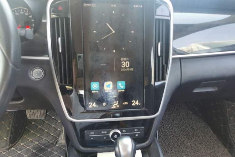 Used BYD Song MAX 2017 1.5T Automatic Smart Connect Elite 7-Seater Audio And AC Panel
