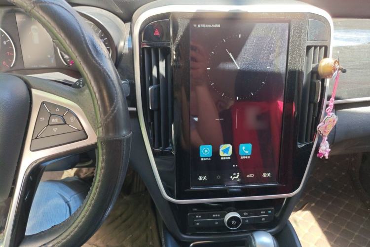 Used BYD Song MAX 2017 1.5T Automatic Smart Connect Luxury 7-Seater Audio And AC Panel