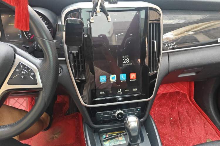 Used BYD Song MAX 2017 1.5T Automatic Smart Connect Elite 7-Seater Audio And AC Panel