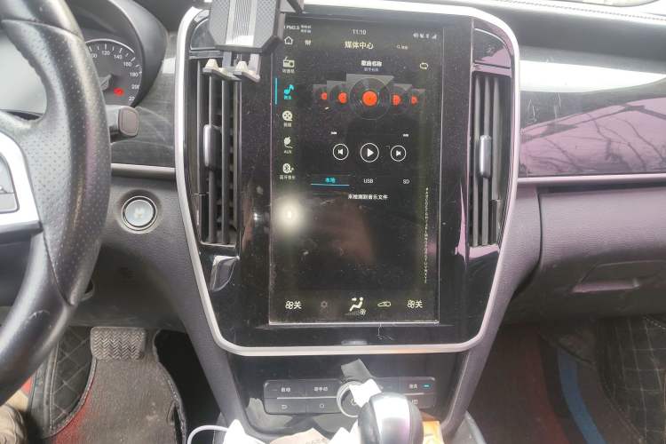 Used BYD Song MAX 2017 1.5T Automatic Smart Connect Prestige 7-Seater Audio And AC Panel