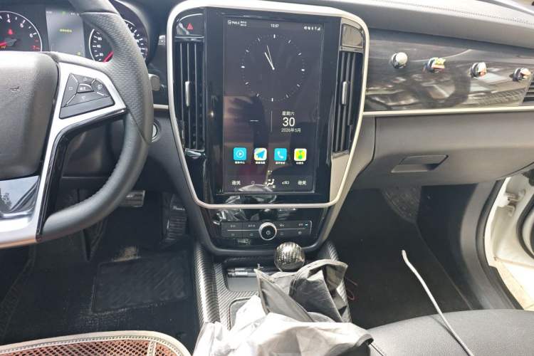 Used BYD Song MAX 2017 1.5T Automatic Smart Connect Elite 7-Seater Audio And AC Panel