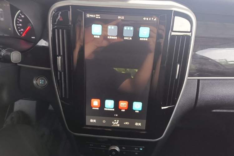 Used BYD Song MAX 2017 1.5T Automatic Smart Connect Prestige 7-Seater Audio And AC Panel