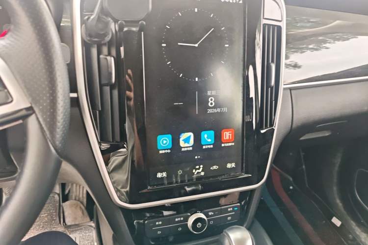 Used BYD Song MAX 2017 1.5T Automatic Smart Connect Elite 7-Seater Audio And AC Panel