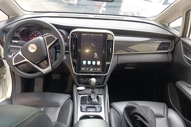 Used BYD Song MAX 2017 1.5T Automatic Smart Connect Prestige 7-Seater Center Console