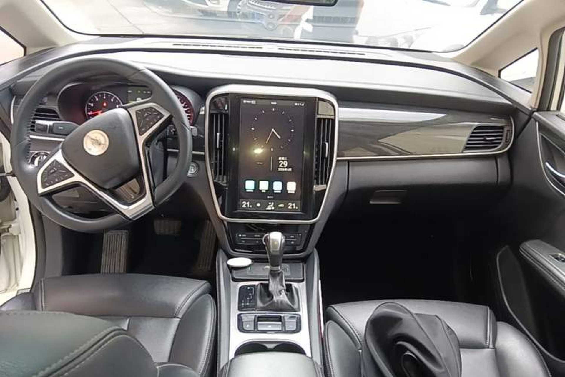 Used BYD Song MAX 2017 1.5T Automatic Smart Connect Prestige 7-Seater Center Console