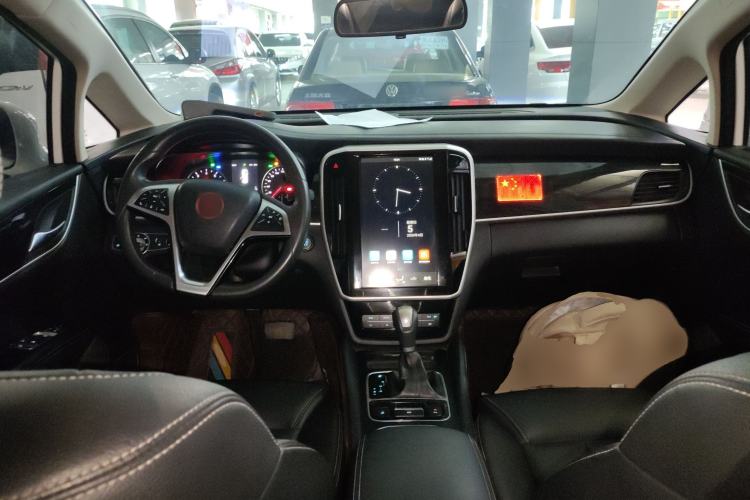 Used BYD Song MAX 2017 1.5T Automatic Smart Connect Luxury 7-Seater Center Console