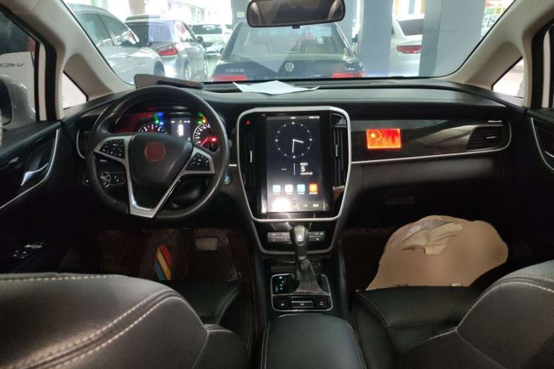 Used BYD Song MAX 2017 1.5T Automatic Smart Connect Luxury 7-Seater Center Console