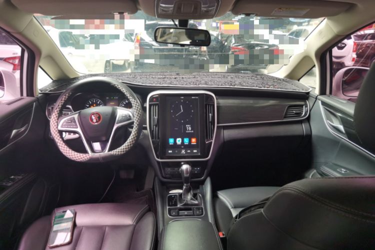 Used BYD Song MAX 2017 1.5T Automatic Smart Connect Luxury 7-Seater Center Console