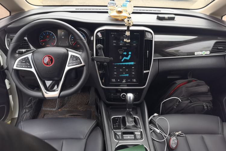 Used BYD Song MAX 2017 1.5T Automatic Smart Connect Prestige 7-Seater Center Console