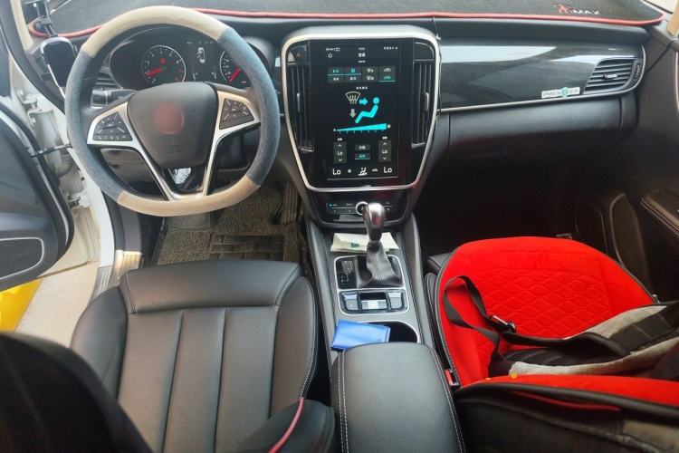 Used BYD Song MAX 2017 1.5T Automatic Smart Connect Elite 7-Seater Center Console
