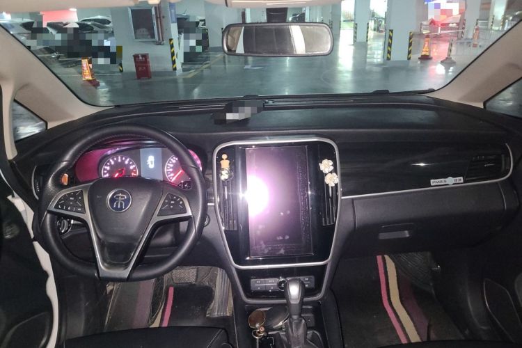 Used BYD Song MAX 2017 1.5T Automatic Smart Connect Elite 7-Seater Center Console
