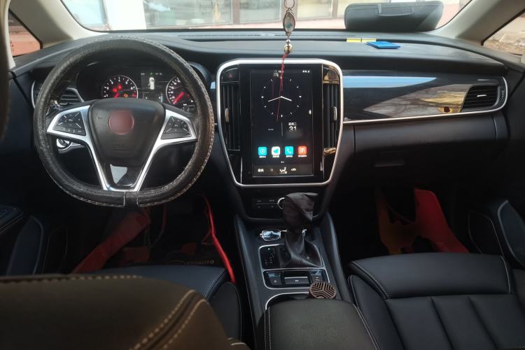 Used BYD Song MAX 2017 1.5T Automatic Smart Connect Luxury 7-Seater Center Console