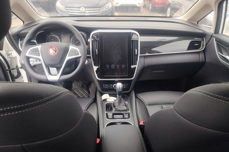 Used BYD Song MAX 2017 1.5T Automatic Smart Connect Luxury 7-Seater Center Console
