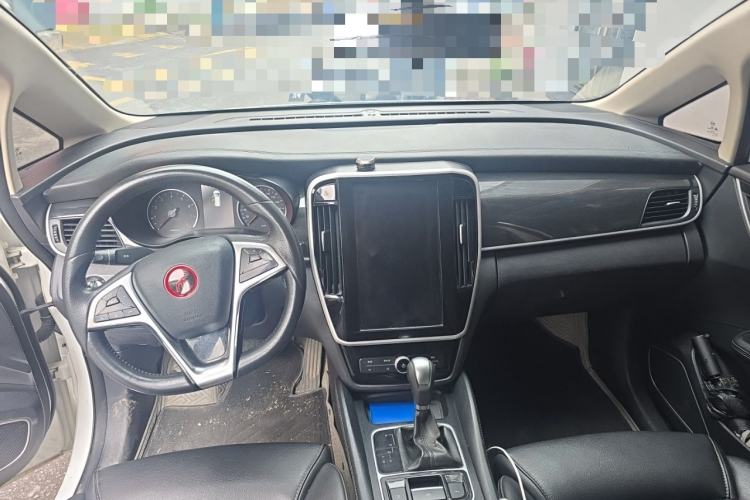 Used BYD Song MAX 2017 1.5T Automatic Smart Connect Luxury 7-Seater Center Console