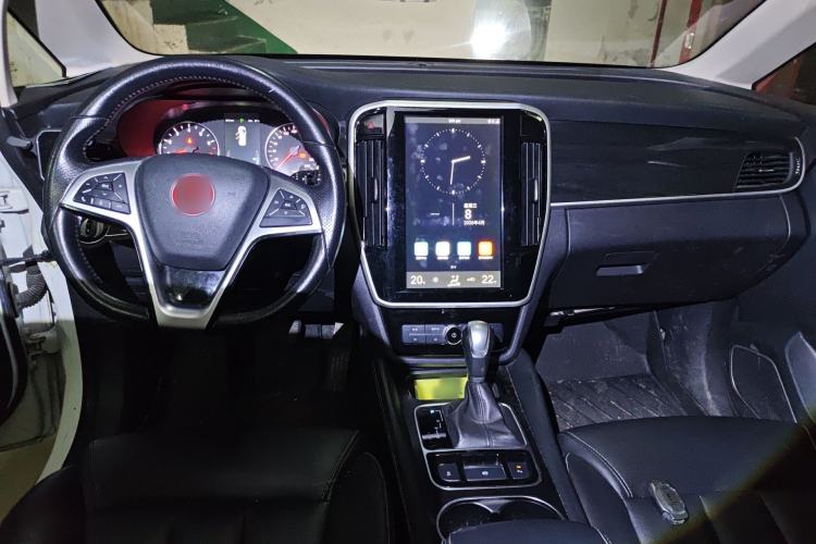 Used BYD Song MAX 2017 1.5T Automatic Smart Connect Luxury 7-Seater Center Console