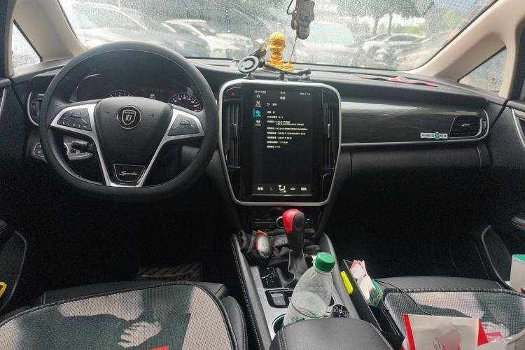 Used BYD Song MAX 2017 1.5T Automatic Smart Connect Elite 7-Seater Center Console