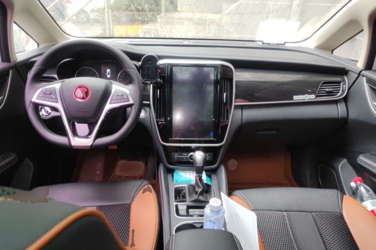 Used BYD Song MAX 2017 1.5T Automatic Smart Connect Prestige 7-Seater Center Console