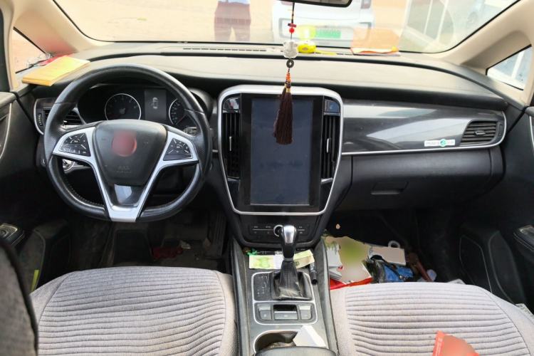 Used BYD Song MAX 2017 1.5T Automatic Smart Connect Elite 7-Seater Center Console