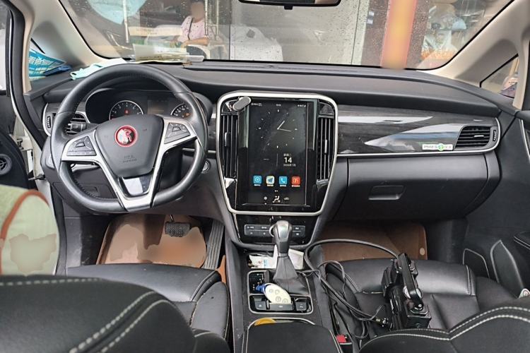 Used BYD Song MAX 2017 1.5T Automatic Smart Connect Elite 7-Seater Center Console