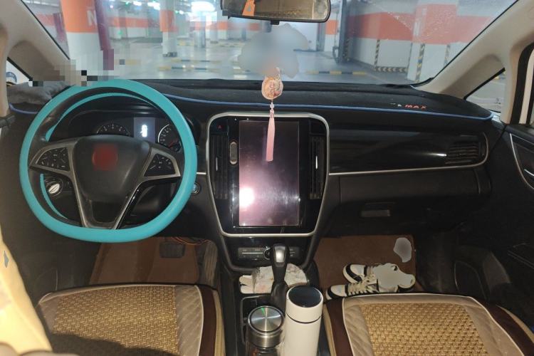 Used BYD Song MAX 2017 1.5T Automatic Smart Connect Luxury 7-Seater Center Console