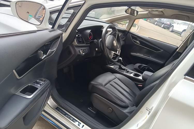 Used BYD Song MAX 2017 1.5T Automatic Smart Connect Prestige 7-Seater Driver Seat