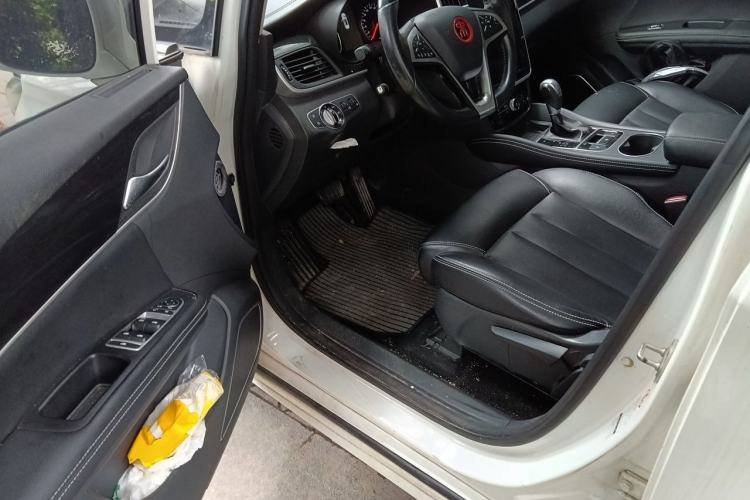Used BYD Song MAX 2017 1.5T Automatic Smart Connect Elite 7-Seater Driver Seat