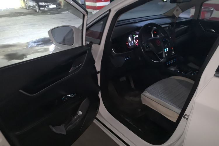 Used BYD Song MAX 2017 1.5T Automatic Smart Connect Luxury 7-Seater Driver Seat