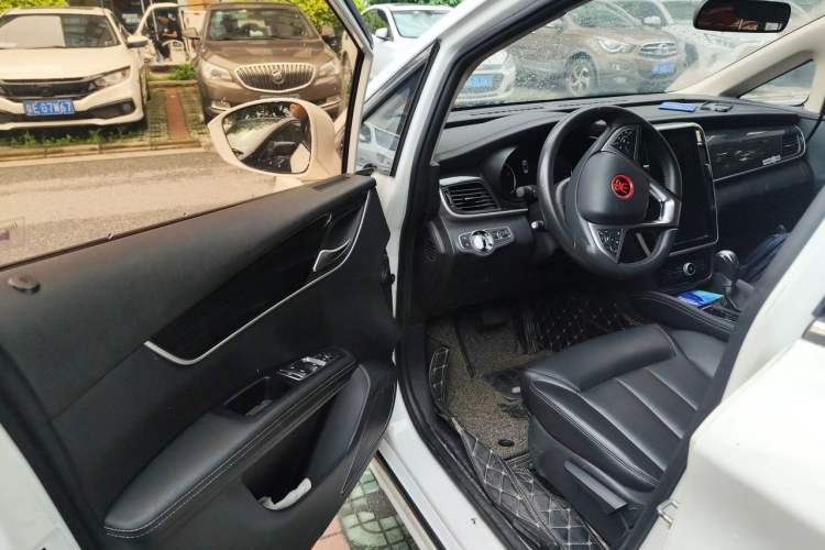 Used BYD Song MAX 2017 1.5T Automatic Smart Connect Elite 7-Seater Driver Seat