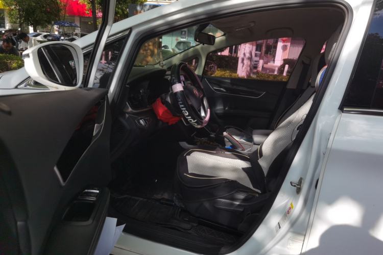 Used BYD Song MAX 2017 1.5T Manual Smart Connect Luxury 7-Seater Driver Seat