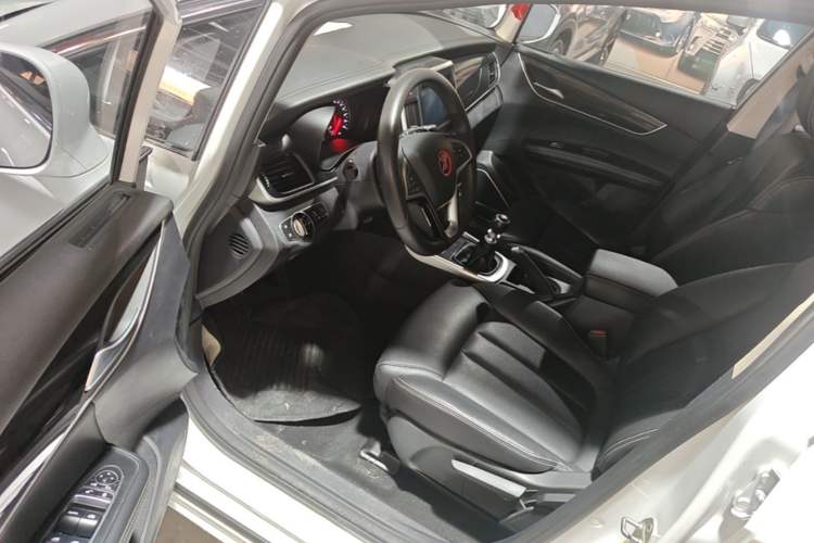 Used BYD Song MAX 2017 1.5T Manual Smart Connect Luxury 7-Seater Driver Seat