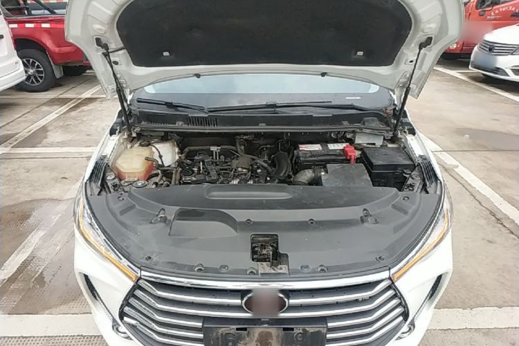 Used BYD Song MAX 2017 1.5T Manual Smart Connect Luxury 7-Seater Engine Bay