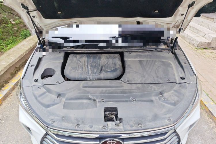 Used BYD Song MAX 2017 1.5T Automatic Smart Connect Luxury 7-Seater Engine Bay