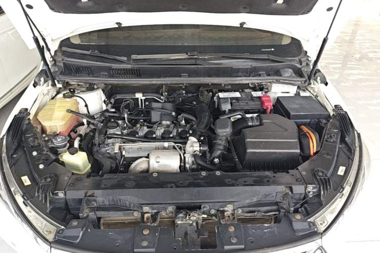 Used BYD Song MAX 2017 1.5T Automatic Smart Connect Elite 7-Seater Engine Bay