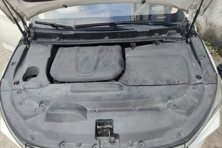 Used BYD Song MAX 2017 1.5T Automatic Smart Connect Elite 7-Seater Engine Bay