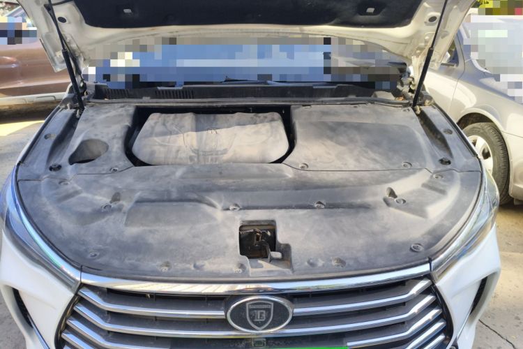 Used BYD Song MAX 2017 1.5T Automatic Smart Connect Elite 7-Seater Engine Bay