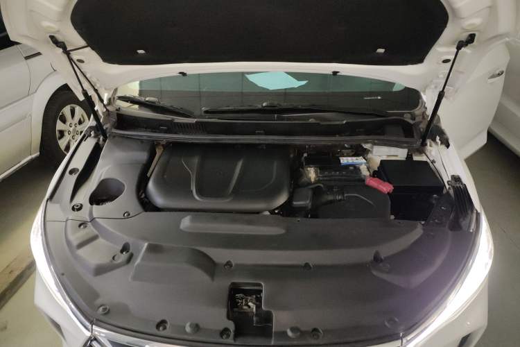 Used BYD Song MAX 2017 1.5T Automatic Smart Connect Luxury 7-Seater Engine Bay