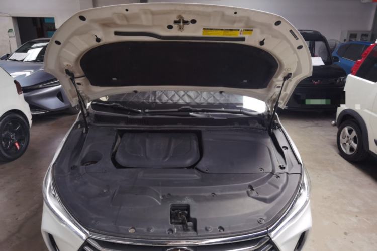 Used BYD Song MAX 2017 1.5T Automatic Smart Connect Luxury 7-Seater Engine Bay
