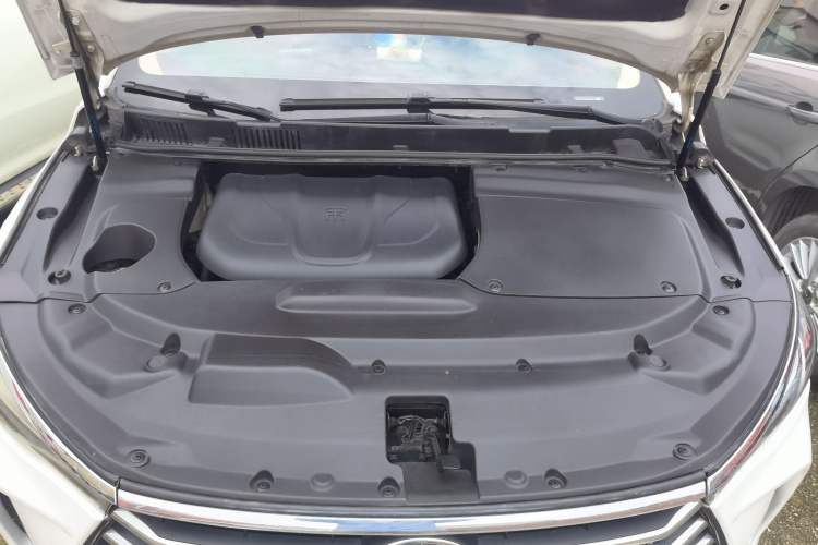 Used BYD Song MAX 2017 1.5T Automatic Smart Connect Prestige 7-Seater Engine Bay