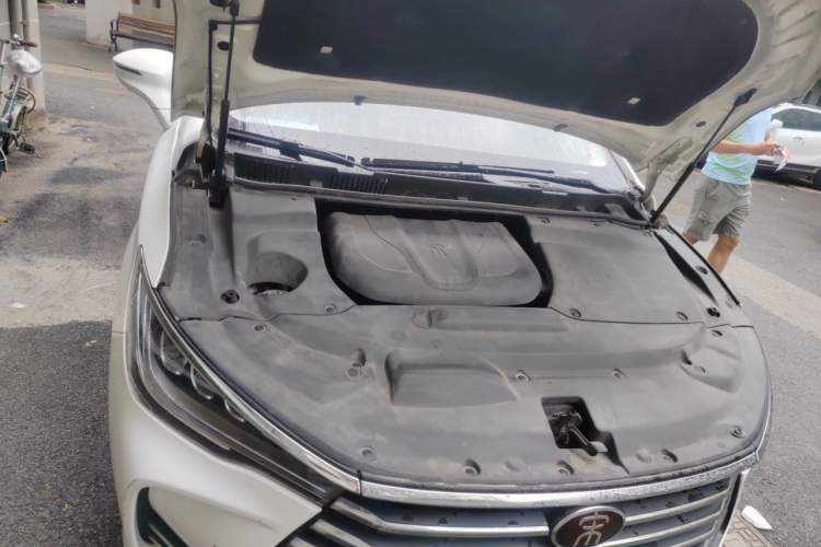 Used BYD Song MAX 2017 1.5T Automatic Smart Connect Prestige 7-Seater Engine Bay
