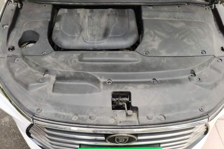 Used BYD Song MAX 2017 1.5T Automatic Smart Connect Luxury 7-Seater Engine Bay