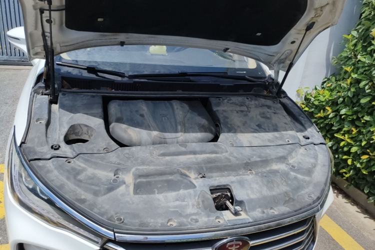Used BYD Song MAX 2017 1.5T Automatic Smart Connect Luxury 7-Seater Engine Bay