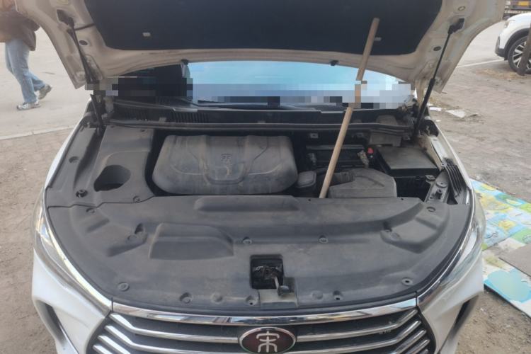 Used BYD Song MAX 2017 1.5T Automatic Smart Connect Luxury 7-Seater Engine Bay