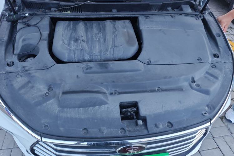 Used BYD Song MAX 2017 1.5T Automatic Smart Connect Prestige 7-Seater Engine Bay