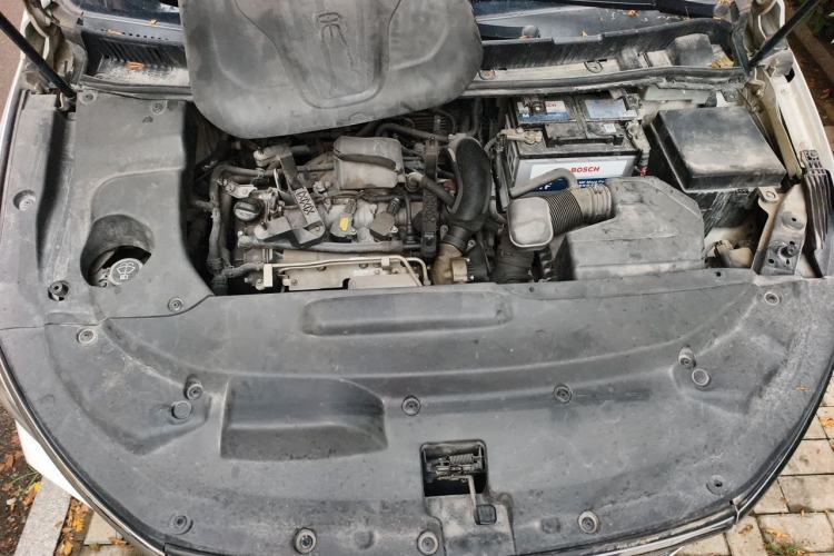 Used BYD Song MAX 2017 1.5T Automatic Smart Connect Luxury 7-Seater Engine Bay